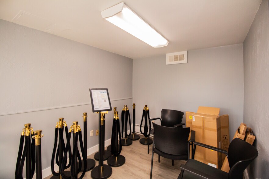 More Photos Of 191 W Main St, Dudley Auto Dealership For Lease