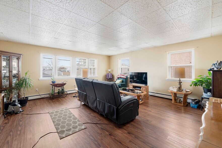 More Photos Of 46 Marion St, Port Reading Restaurant For Sale
