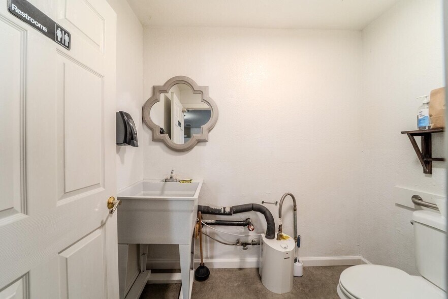 More Photos Of 1835 N Beale Rd, Marysville Office For Sale