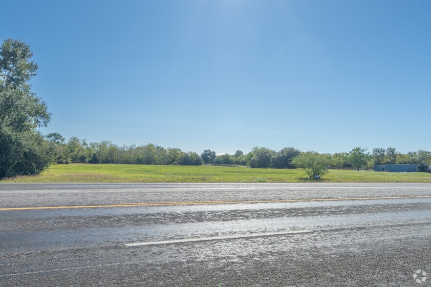 More Photos Of 105 W 365 Hwy, Port Arthur Warehouse For Lease