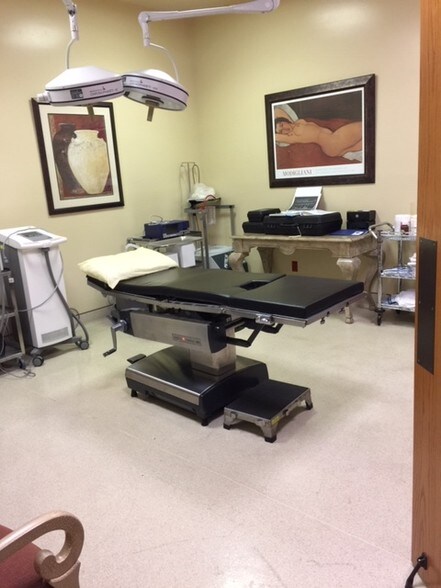 More Photos Of 1121 1st St S, Winter Haven Medical For Sale