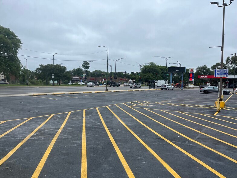 More Photos Of 8240 S Stony Island Ave, Chicago Supermarket For Lease