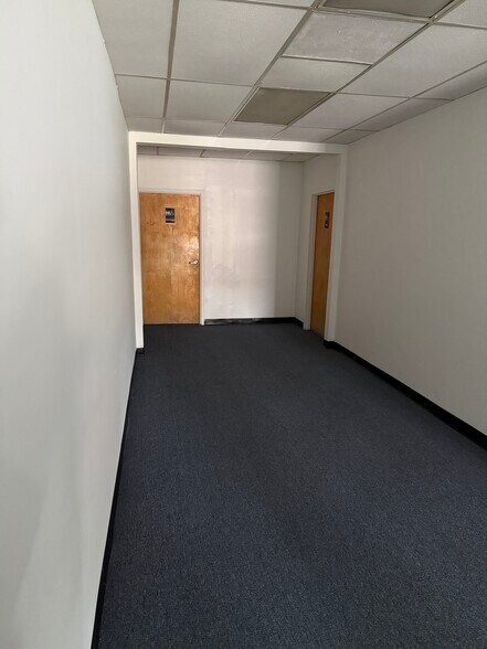 More Photos Of 1872-1882 S Maple Ave, Fairborn Freestanding For Lease