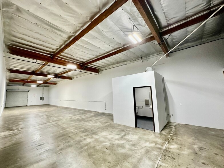 More Photos Of 9825 Painter Ave, Santa Fe Springs Unknown For Lease