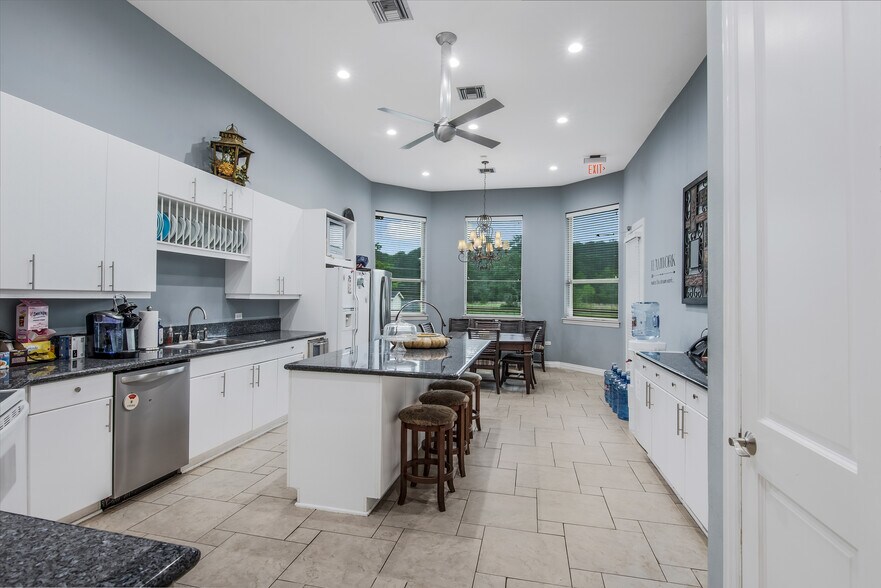 More Photos Of 17004 Grant Rd, Cypress Office For Sale