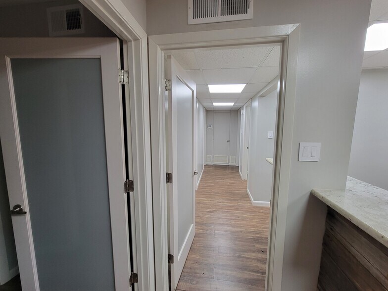 More Photos Of 4910 Willowbend Blvd, Houston Office Residential For Lease