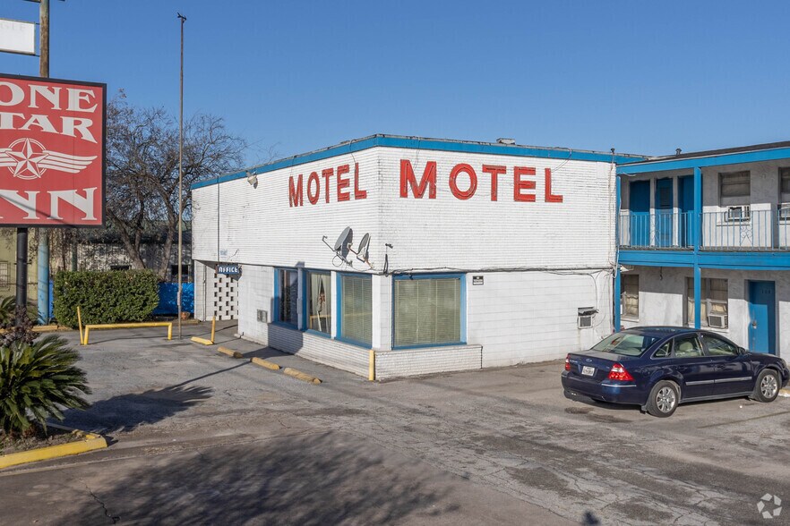 More Photos Of 711 Pasadena Fwy, Pasadena Hotel For Sale