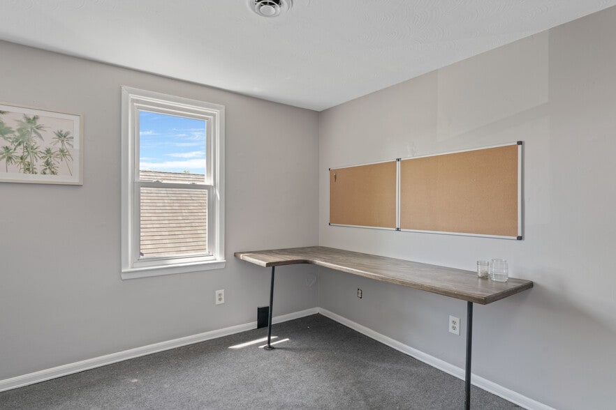 More Photos Of 3648 S Park Ave, Blasdell Restaurant For Lease