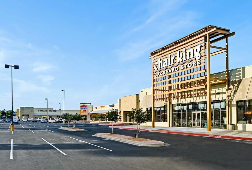 More Photos Of 13945 Research Blvd, Austin Unknown For Lease