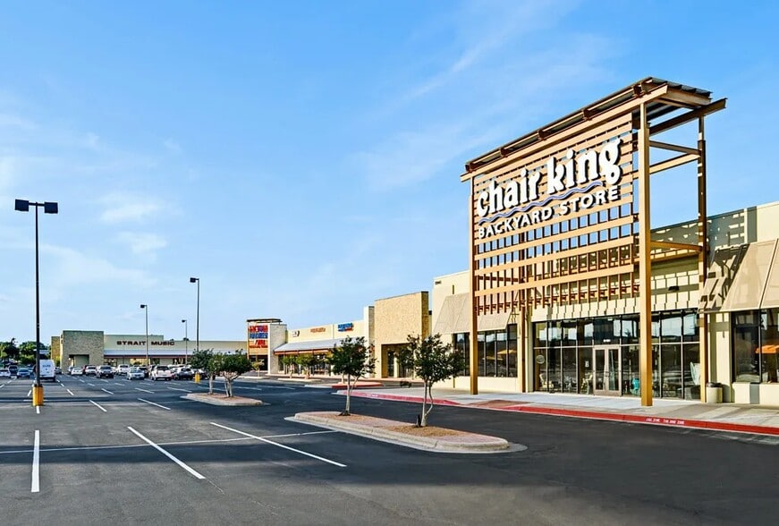 More Photos Of 13945 Research Blvd, Austin Unknown For Lease