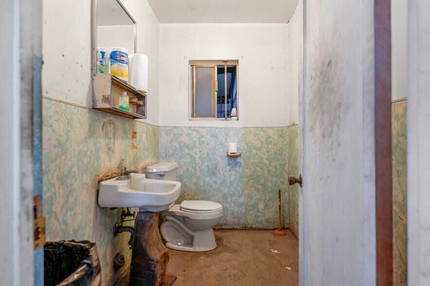 More Photos Of 201 E St, Lemoore Auto Repair For Sale