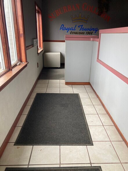 More Photos Of 2288 William St, Cheektowaga Service For Sale