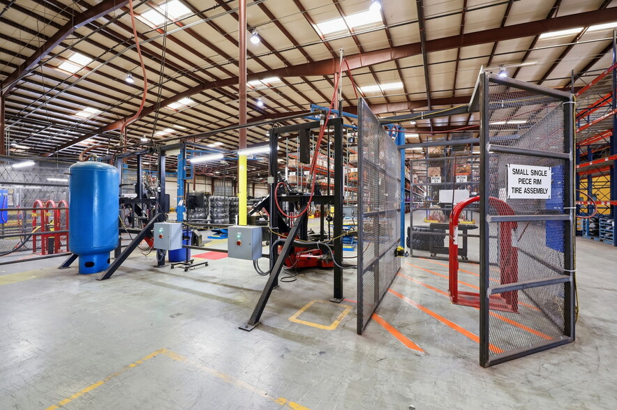 More Photos Of 1526 S Brightleaf Blvd, Smithfield Warehouse For Lease