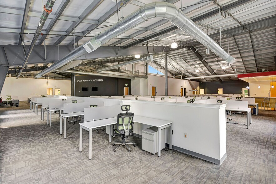 More Photos Of 4400 Port Union Rd, West Chester Light Distribution For Lease