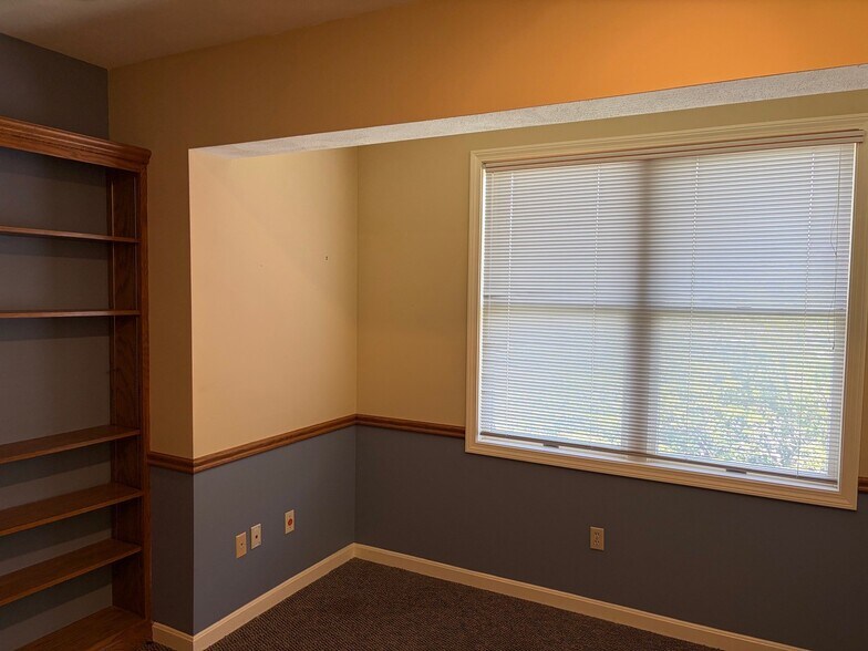 More Photos Of 1130 Ten Rod Rd, North Kingstown Office For Sale