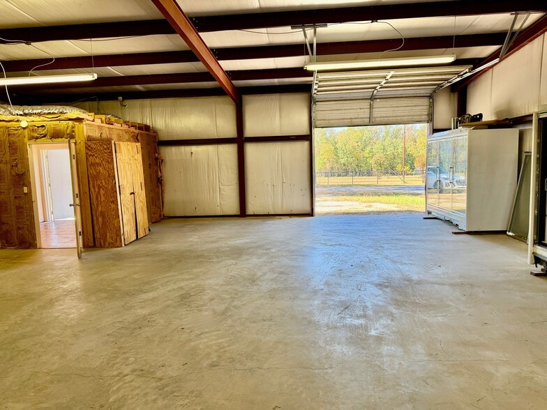 Primary Photo Of 11412 County 490 rd, Tyler Flex For Lease