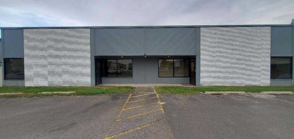 More Photos Of 900 N 400 W, North Salt Lake Manufacturing For Sale