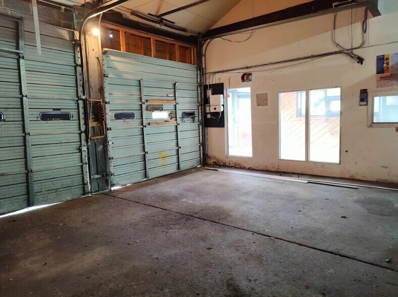More Photos Of 56 Park Ave, Summit Auto Repair For Lease