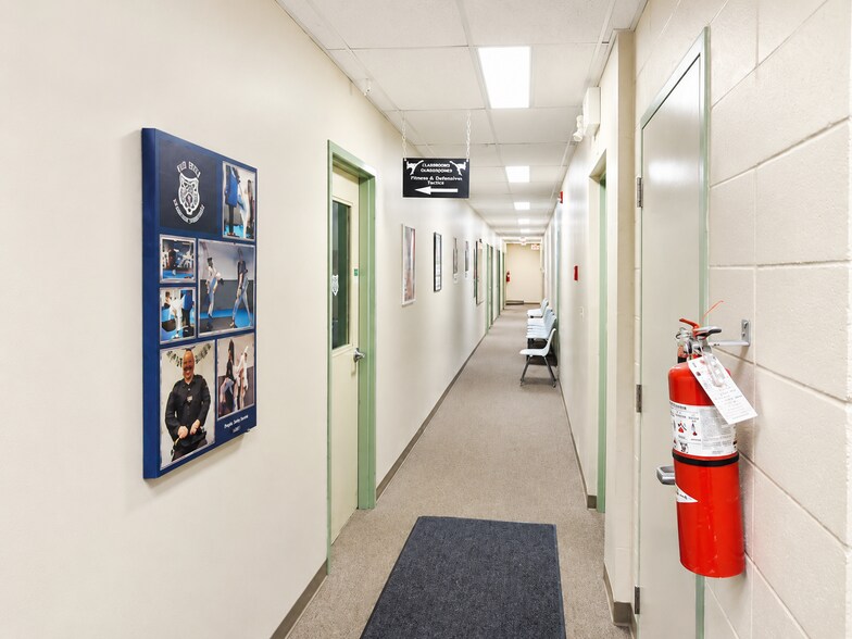 More Photos Of 4826 50 St, Red Deer Office For Sale