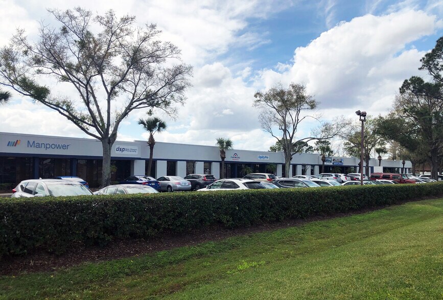 More Photos Of 2430-2492 Sand Lake Rd, Orlando Flex For Lease