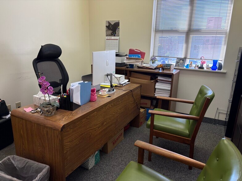 More Photos Of 5850 Ellsworth Ave, Pittsburgh Loft Creative Space For Lease