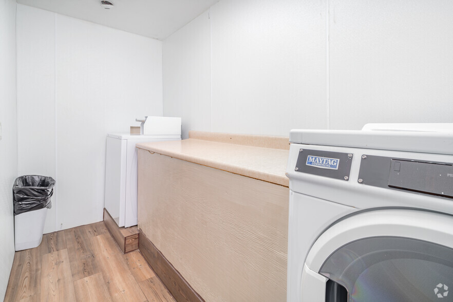 More Photos Of 3616 Veterans Blvd, Del Rio Hotel For Sale