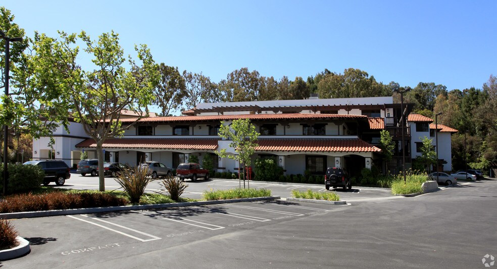 More Photos Of 25550 Hawthorne Blvd, Torrance Medical For Lease