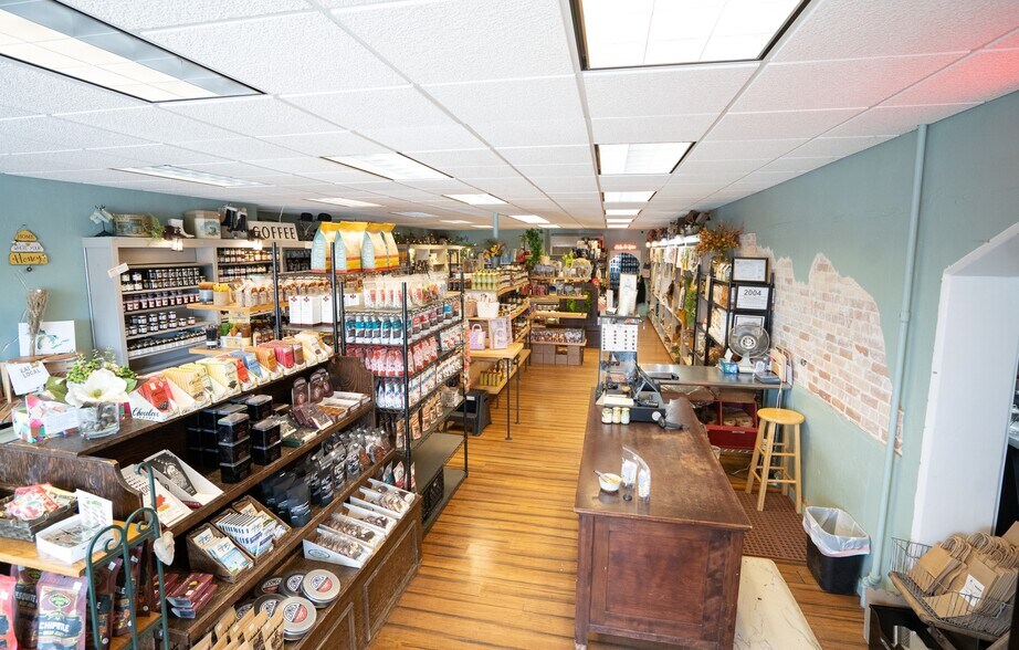 More Photos Of 433 Main St, Frankfort General Retail For Sale