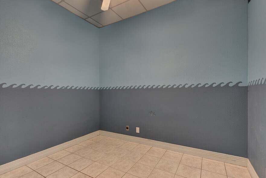 More Photos Of 5107 Monaco Cir, San Antonio Office For Sale