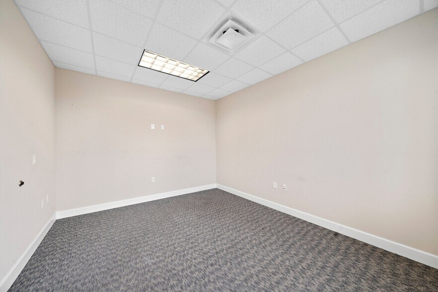 More Photos Of 440 Cobia Dr, Katy Medical For Sale