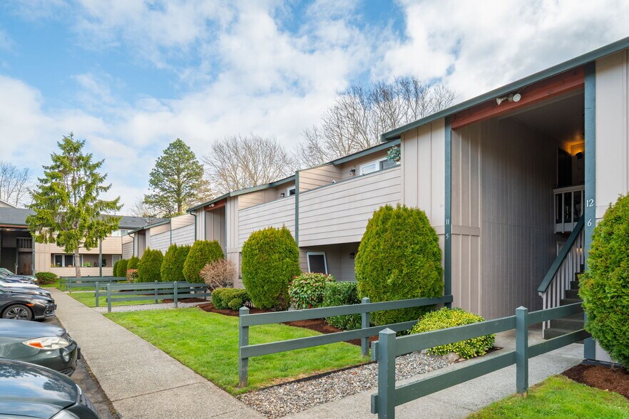 More Photos Of 1717 Texas St, Bellingham Apartments For Sale