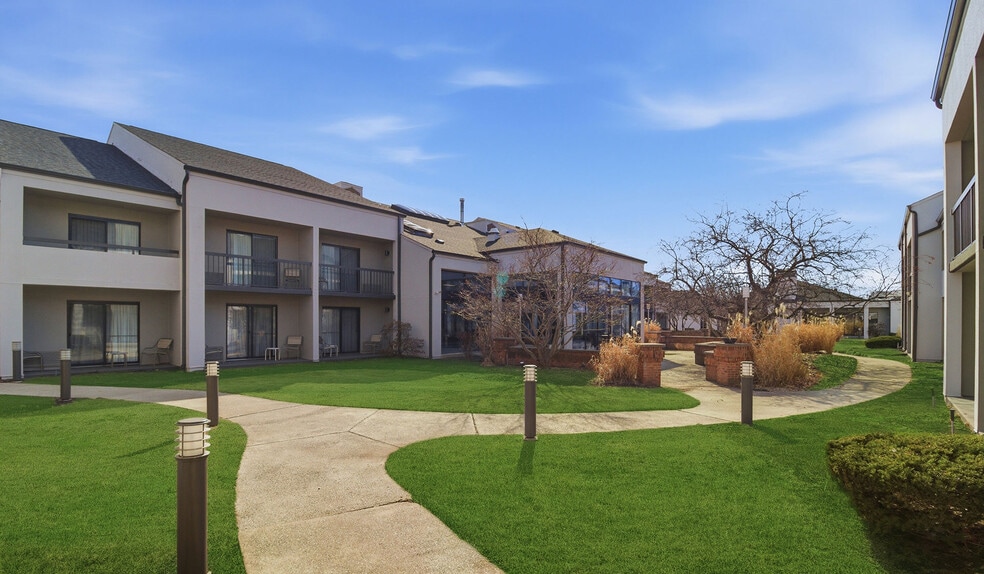 More Photos Of 7676 East State St, Rockford Hotel For Sale