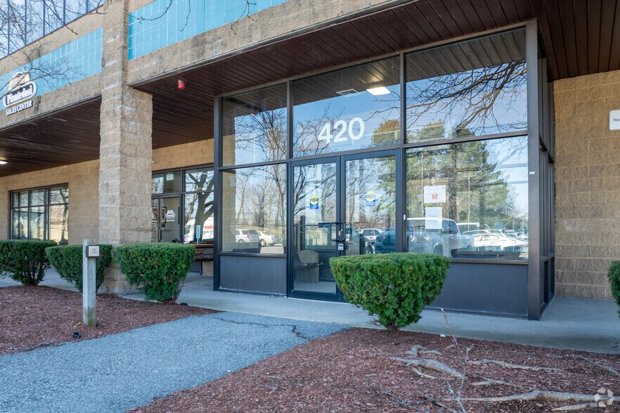 More Photos Of 420 Pearl St, Malden Warehouse For Lease