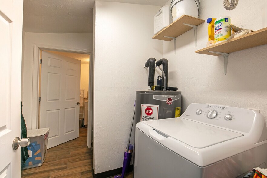 More Photos Of 223 NW Oneil way, Redmond Shelter For Sale