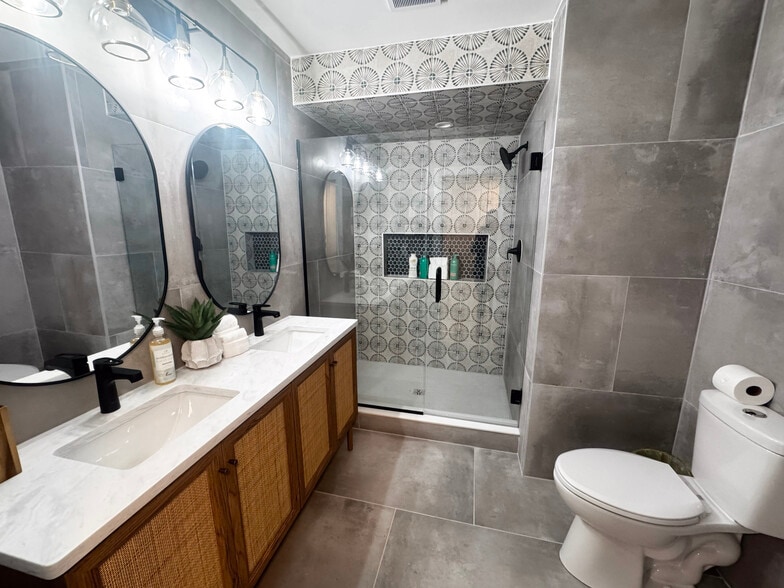 More Photos Of 2708 Reef Ct, Virginia Beach Apartments For Sale