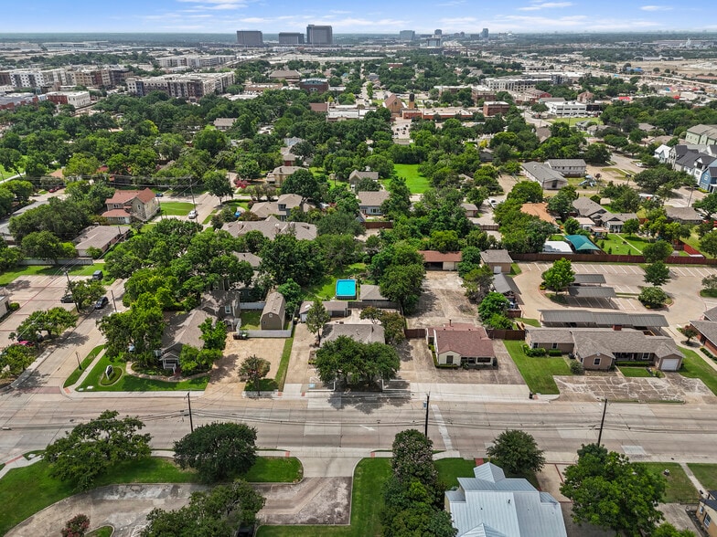 More Photos Of 810 18th St, Plano Office For Sale