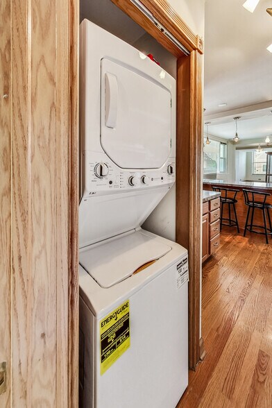 More Photos Of 2506-2508 N Clybourn Ave, Chicago Storefront Retail Residential For Sale