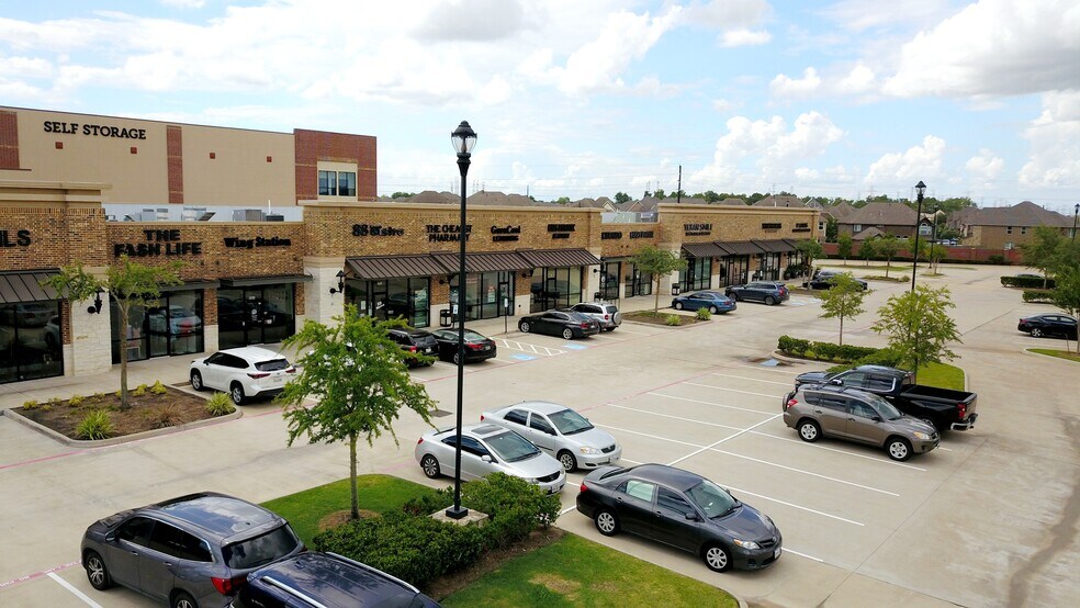 More Photos Of 4821 Lj Pky, Sugar Land Storefront For Lease