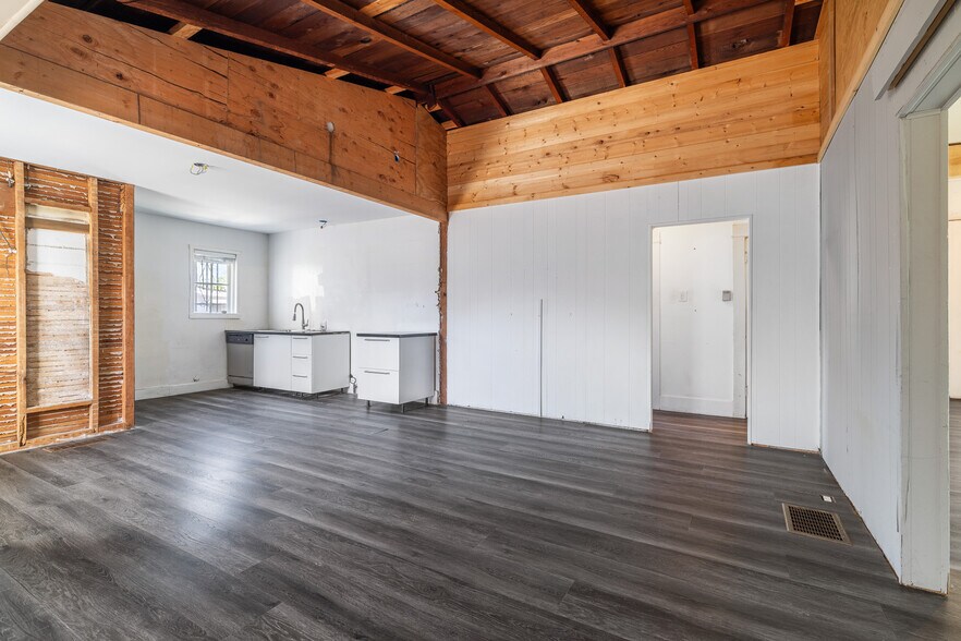 More Photos Of 11304 Burbank Blvd, North Hollywood Office For Lease