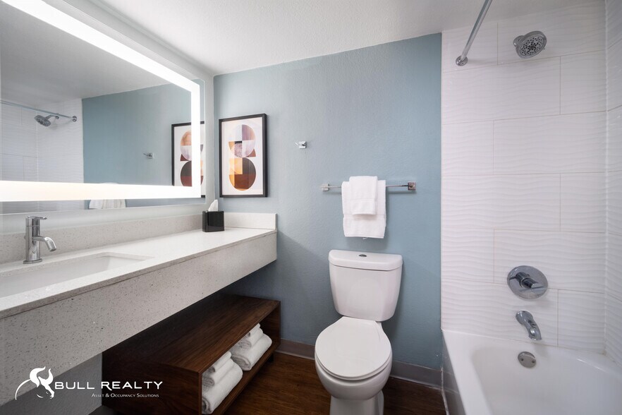 More Photos Of 1508 Texas Ave S, College Station Hotel For Sale