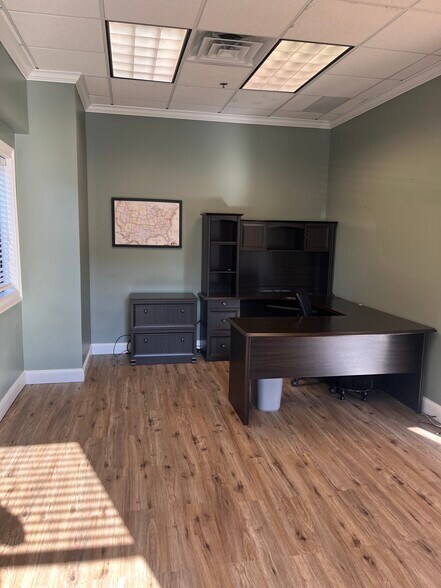 More Photos Of 227-229 Arnold Mill Rd, Woodstock Light Distribution For Lease