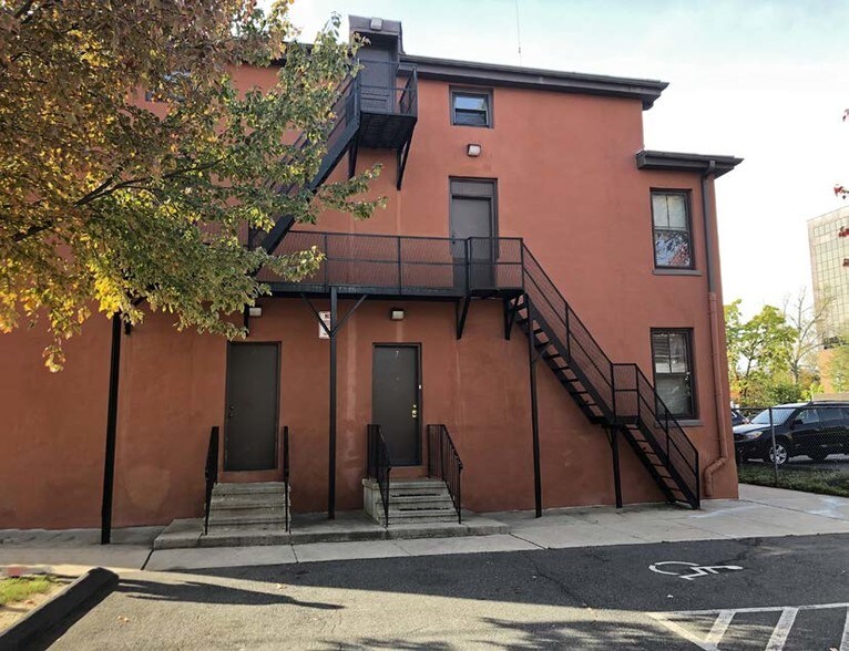 More Photos Of 90-100 Park St, Hartford Apartments For Sale