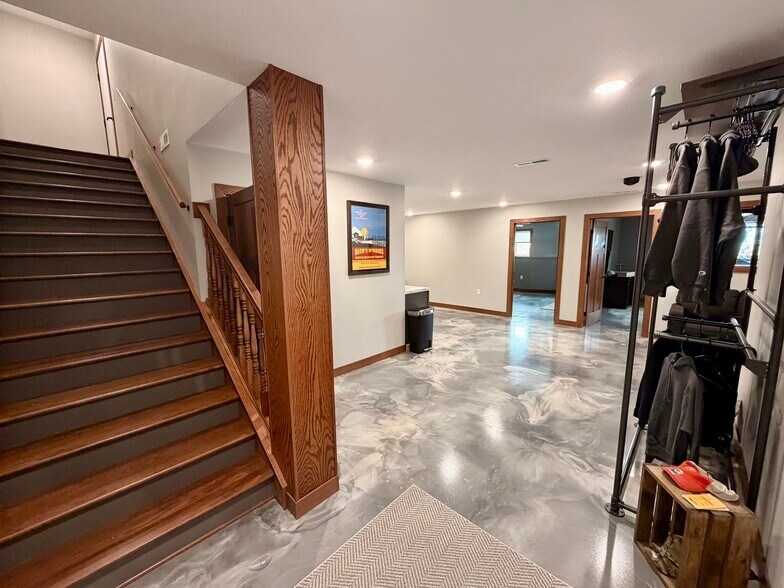 More Photos Of 405 Lake Ave, Gothenburg Distribution For Sale