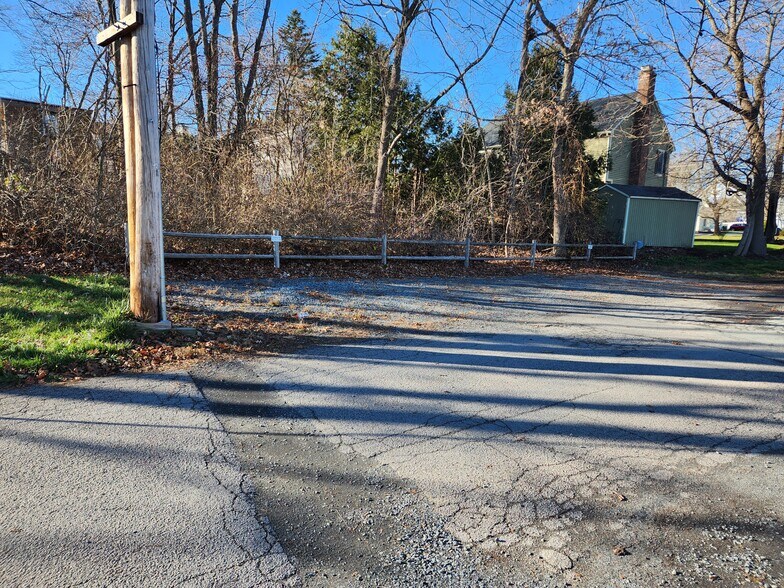 More Photos Of 13 Elm Ct, Easton Office For Lease