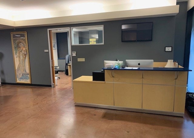 More Photos Of 16030 Ventura Blvd, Encino Office For Lease