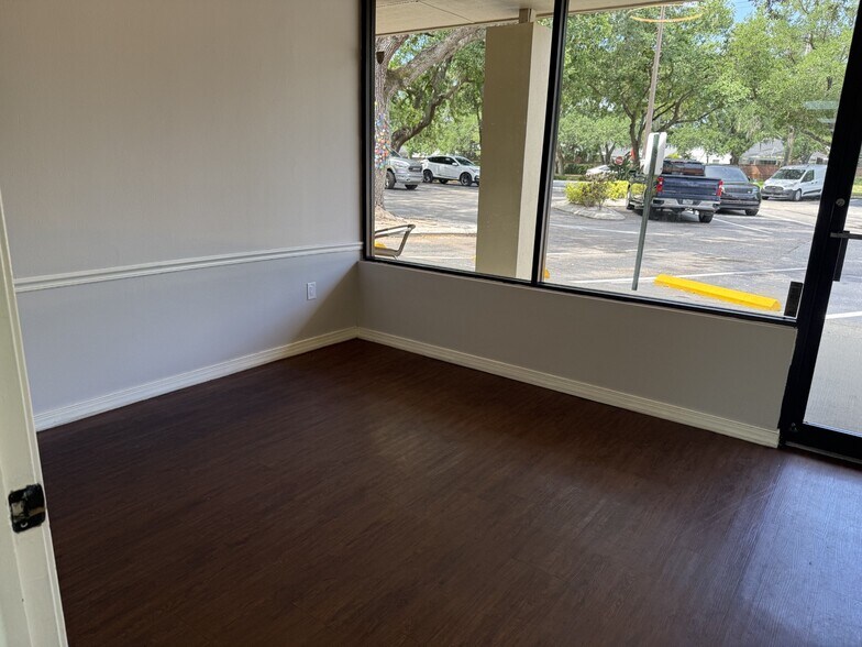 More Photos Of 8525-8549 Gunn Hwy, Odessa Unknown For Lease