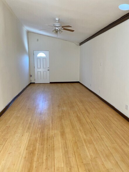 More Photos Of 2301-2309 Main St, Santa Monica Storefront Retail Office For Lease