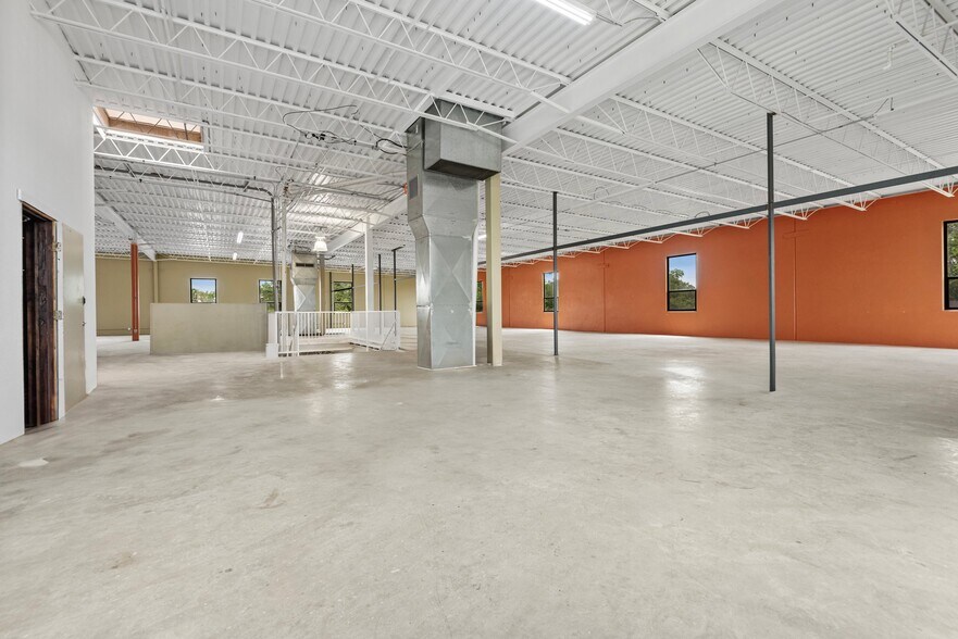 More Photos Of 1941 Spring Cypress Rd, Spring Warehouse For Sale