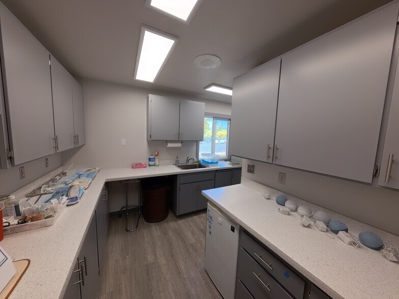 More Photos Of 1102 NE 4th St, Bend Healthcare For Lease