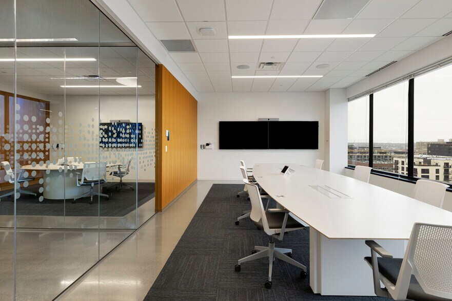 More Photos Of 500 N 5th St, Minneapolis Office For Lease